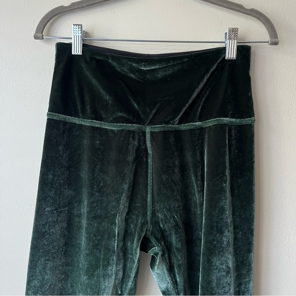 Beyond Yoga Velvet Motion High Waisted Midi Leggings - Picture 6 of 12